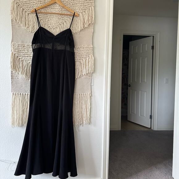 Fame & Partners Francesca Mesh Gown - Picture 9 of 9